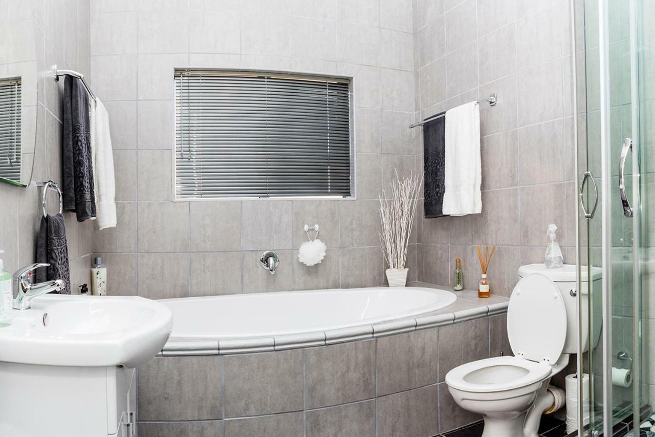 Settle Inn Self Catering Accommodation Colchester Eksteriør bilde