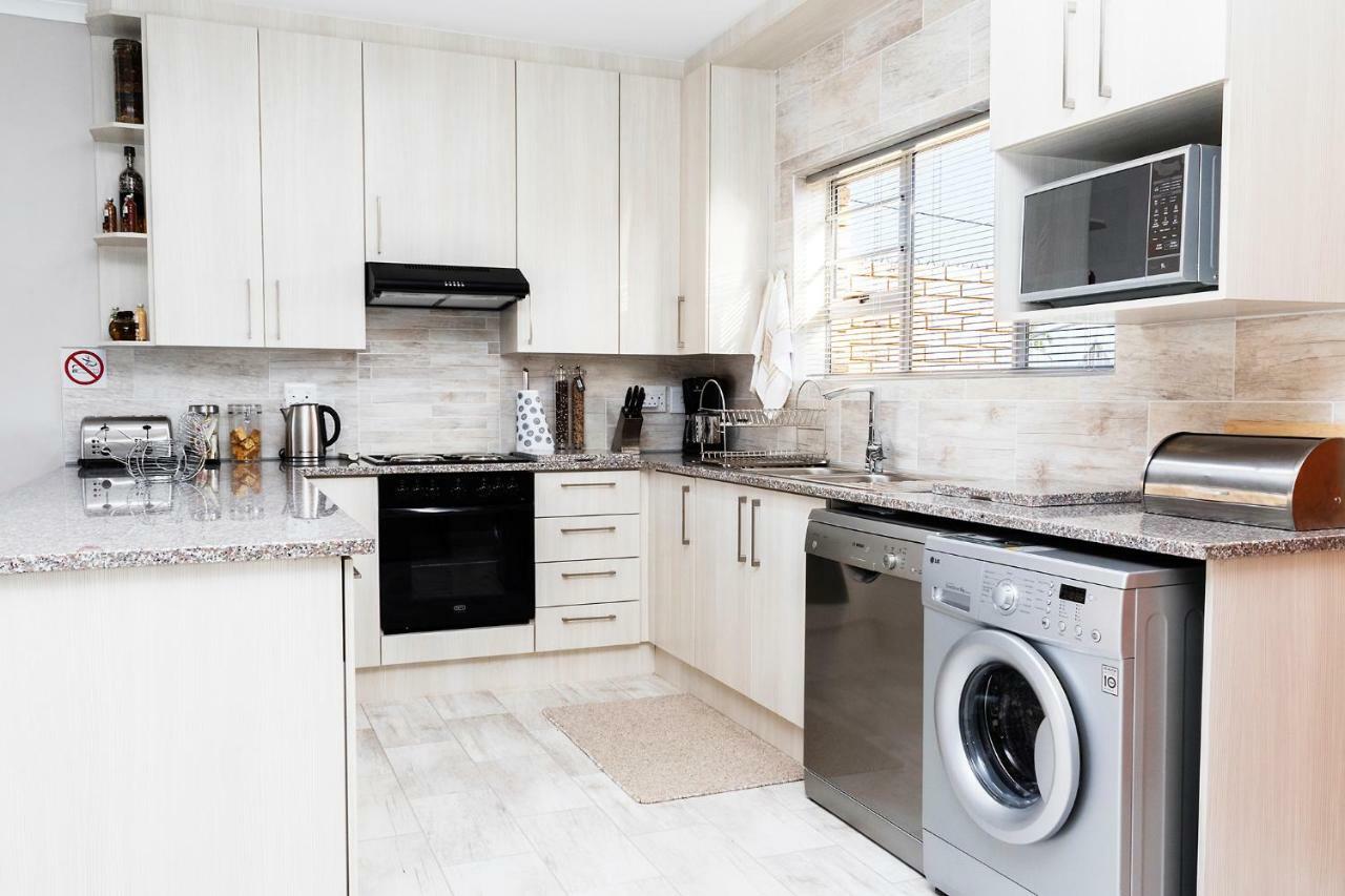 Settle Inn Self Catering Accommodation Colchester Eksteriør bilde